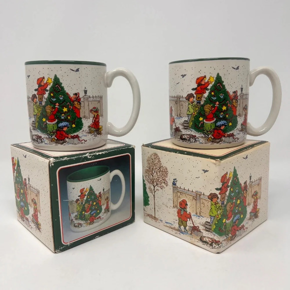 Potpourri Other - Vintage 1989 Pair of Potpourri Christmas Mugs